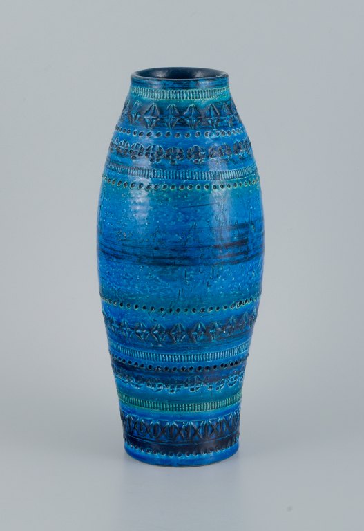 Aldo Londi for Bitossi. Large vase in Rimini blue glazed ceramic with patterns.