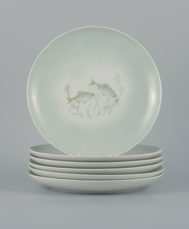 Th. Karlinder for Bing & Grondahl.
Six hand-painted dinner plates with fish motifs.