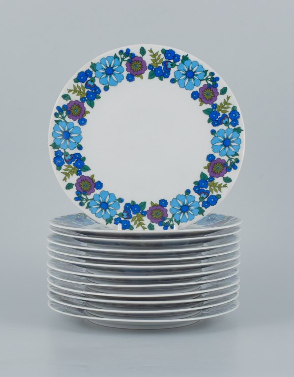 Paar, Bavaria, Jaeger & Co, Tyskland.
Et sæt på tolv retro tallerkner i porcelæn med blomstermotiv.