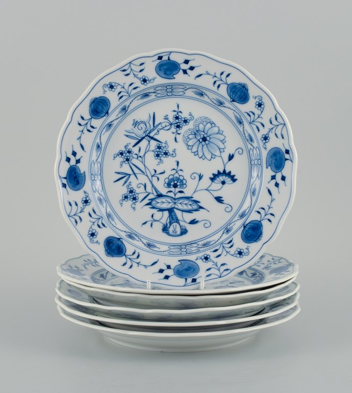 Meissen, a set of six Blue Onion dinner plates.