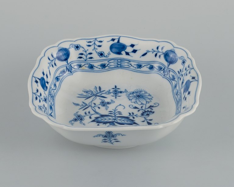 Meissen, Blue Onion bowl.