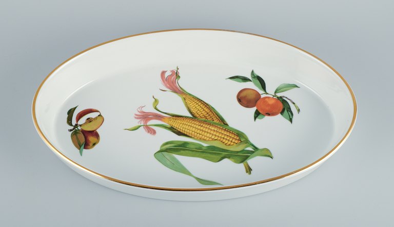 Royal Worcester Fine Porcelain, England,  aflangt fad med majskolber og æbler. 
Guldkant.