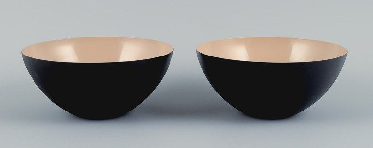 Two "krenits" bowls in metal.
Beige.