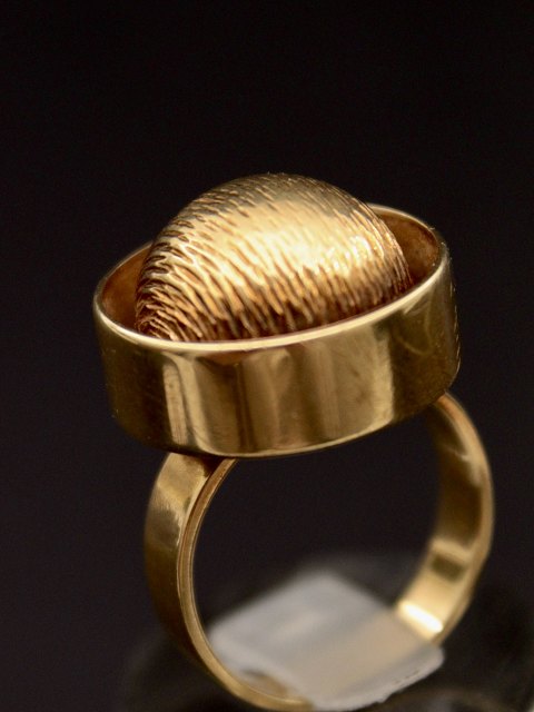 14 carat gold ring