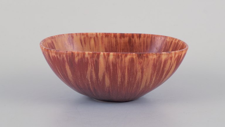 Carl Harry Stålhane for Rörstrand, ceramic bowl in shades of brown.