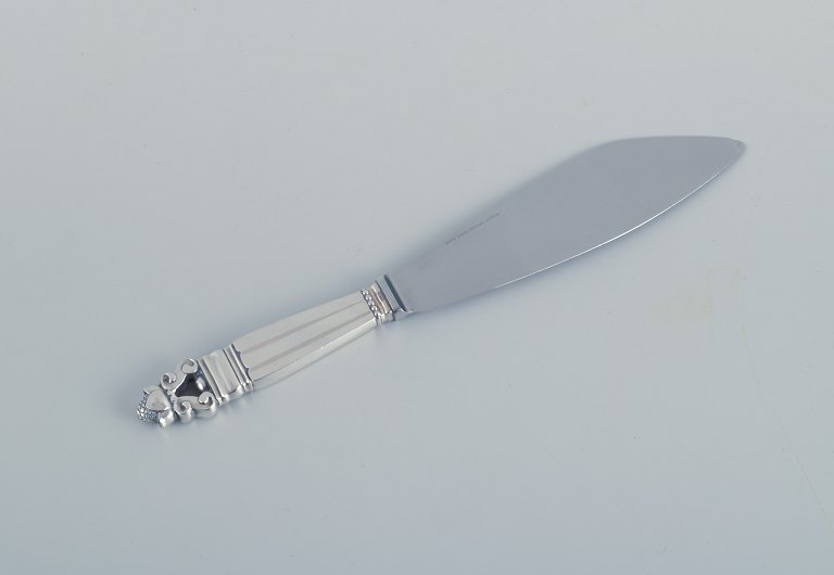 Georg Jensen Acorn, cake knife in sterling silver and steel.