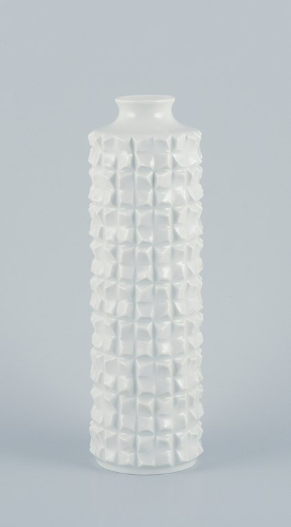 Hans Merz for Meissen, large porcelain vase in a modern design with geometric 
pattern and white glaze.