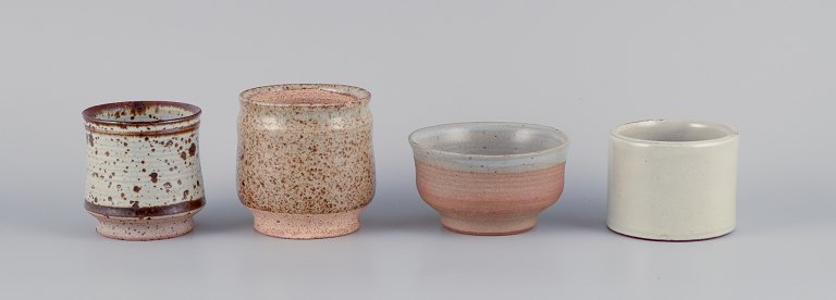 Mogens Nielsen, Nysted / Stouby Keramik, and others.
Four pieces of handmade ceramics in light and brown shades.