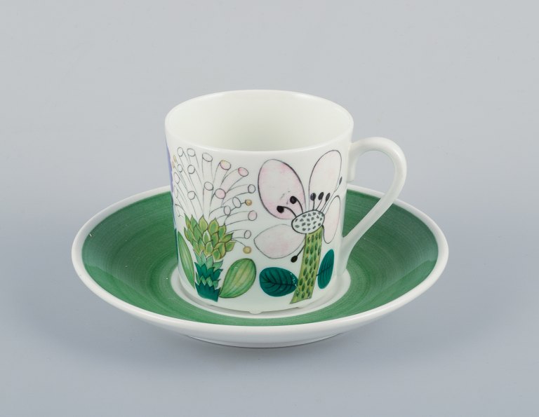 Stig Lindberg for Gustavsberg, Sweden. Rare "Tahiti" coffee cup with  saucer. 
Hand-painted with floral motifs. Retro style.