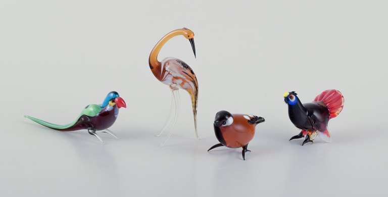 Murano, Italy. A collection of four miniature glass bird figurines in colored 
art glass.