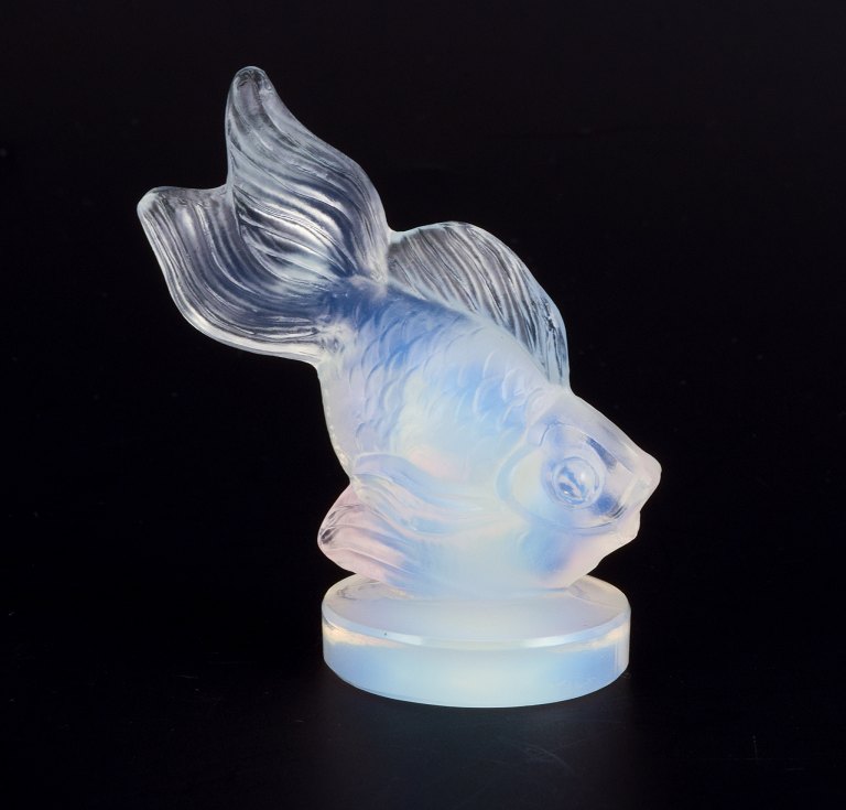 Sabino, France. A fish in Art Deco opaline art glass with a bluish tint. 
Approximately from the 1930s.