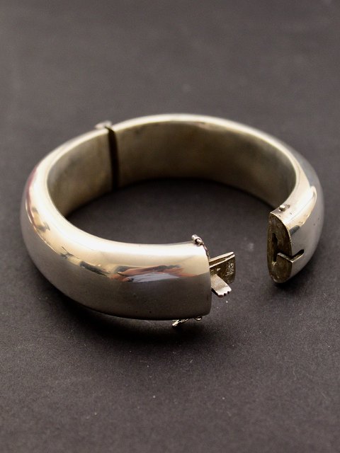 Sterling silver bangle