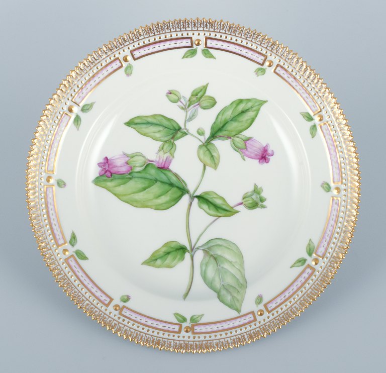 Royal Copenhagen Flora Danica dinner plate. Hand-painted.