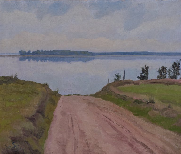 Ole Søndergaard (1876-1958), dansk maler. Olie på lærred.
Dansk sommerlandskab med sø.