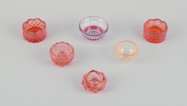 Fåglavik Glasbruk (1874-1980), Sweden.
Six salt cellars in colored glass. Handmade pink/orange glass.