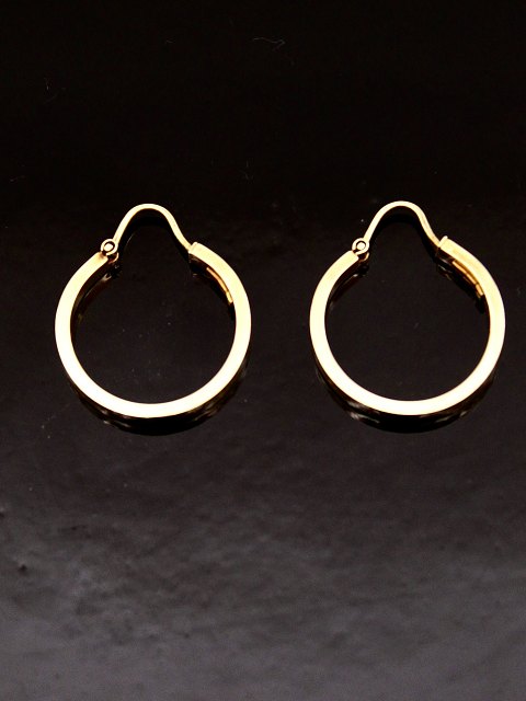 14 carat gold ear ring