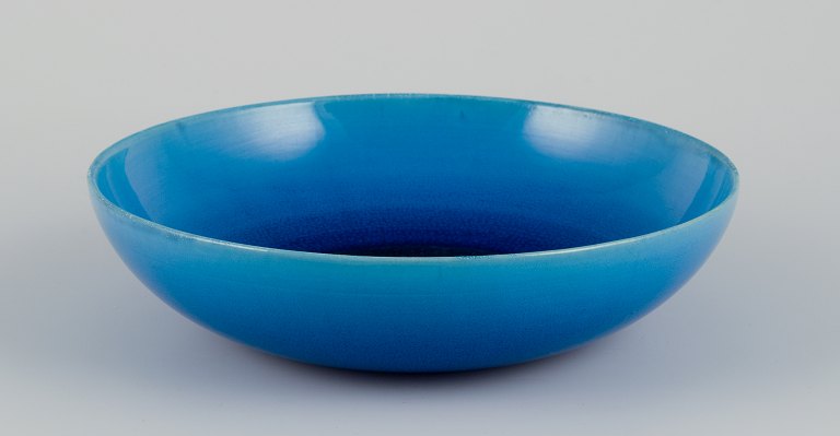 Carl Harry Stålhane (1920-1990) for Rörstrand, Sweden. Ceramic bowl in turquoise 
glaze.