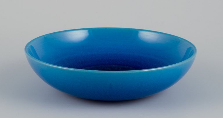 Carl Harry Stålhane (1920-1990) for Rörstrand, Sweden. Ceramic bowl in turquoise 
glaze.