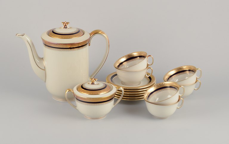 Hutschenreuther, Germany. Complete six-person coffee service, consisting of six 
large coffee cups with saucers, a sugar bowl, and a coffee pot. From the 
"Margarete" series.