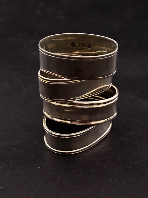 4 different napkin rings