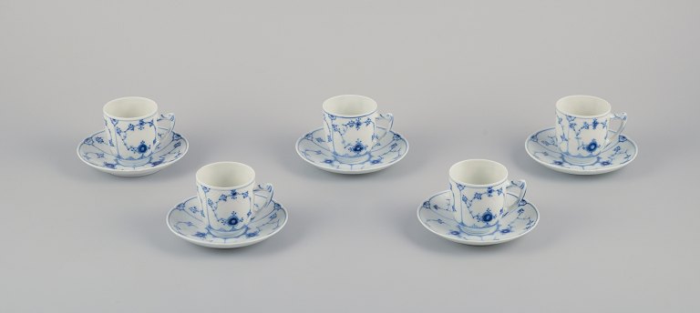 Bing og Grøndahl Musselmalet. Fem kaffekopper med tilhørende underkopper.