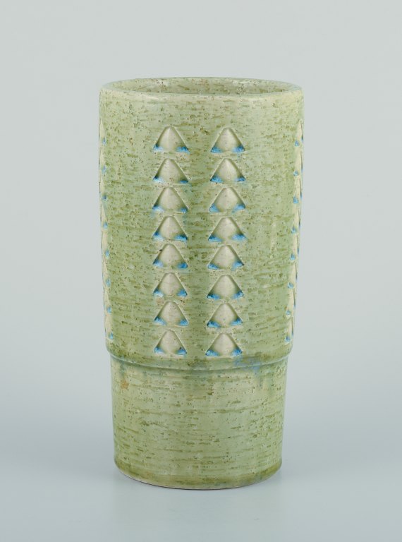 Per Lindemann-Schmidt for Palshus.
Large ceramic vase with glaze in green and blue tones.