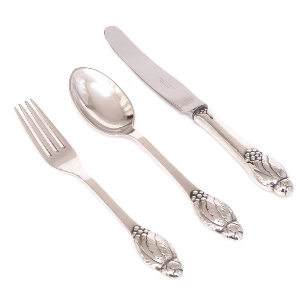 Evald Nielsen No. 6 lunch sterlingsilver lunch cutlery for 6 persons. 21 pieces