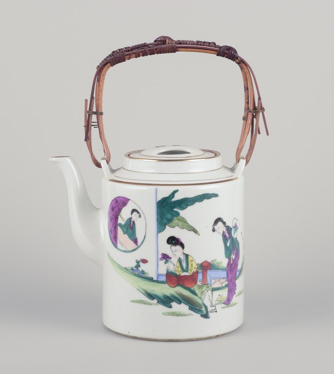 Chinese porcelain teapot.