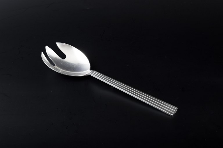 Georg Jensen, Bernadotte
Serving spoon / salad spoon in sterling silver