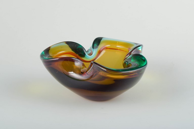 Murano. Sommerso glass bowl. Italy, 1960s.
