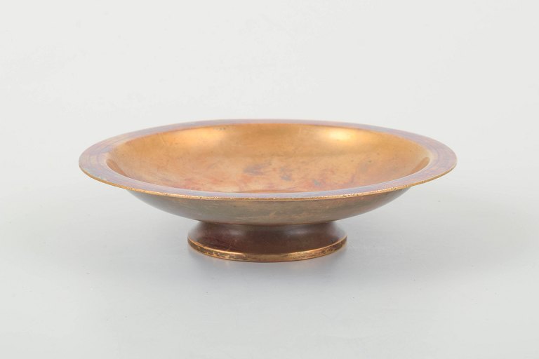 Bronce, Dansk design
Skål på fod i klassisk form.