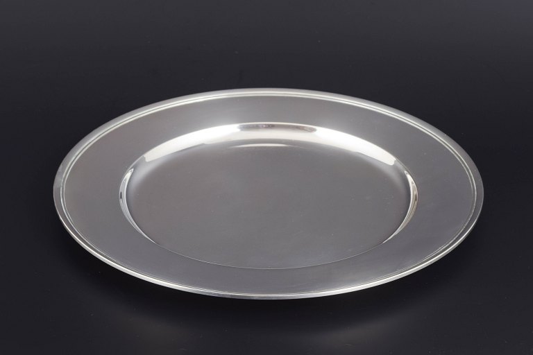 Dansk sølvsmed V.B.F
Dækketallerken af tretårnet sølv.