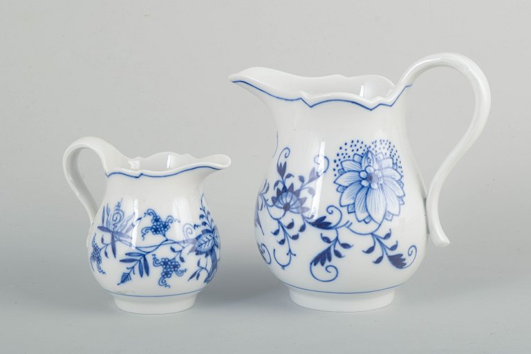 Meissen blue onion
Two creamers, early 20th century.
