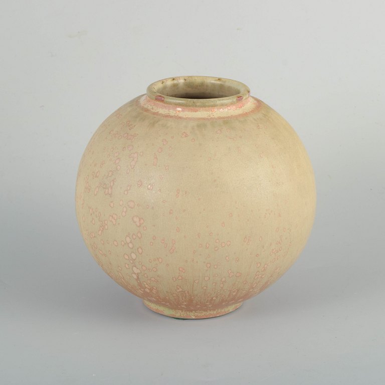 Royal Copenhagen
Vase, 1930/40s.