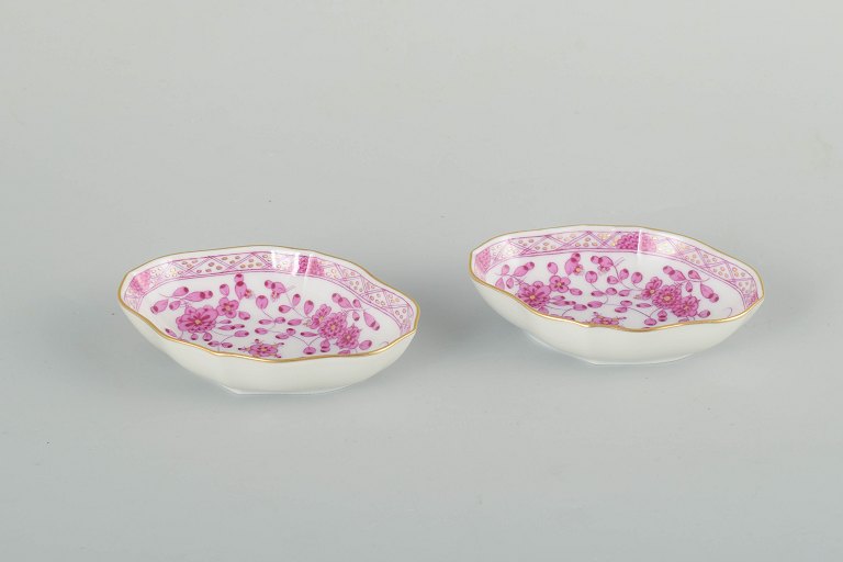 Meissen, “Pink Indian”
2 small bowls, early 20th century.