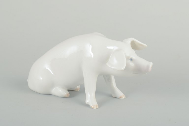 Royal Copenhagen
Pig, model 1400, 1910s.
