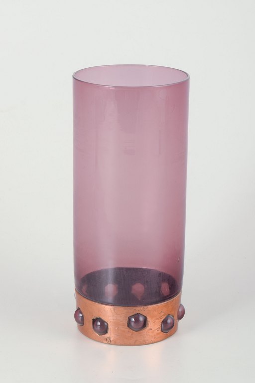 Nanny Still for RaakVase in purple glass and copper. Mid-20th century.