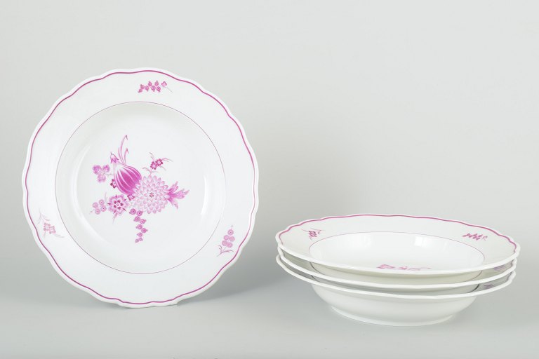 Meissen, Germany
4 deep plates, early 20th century.