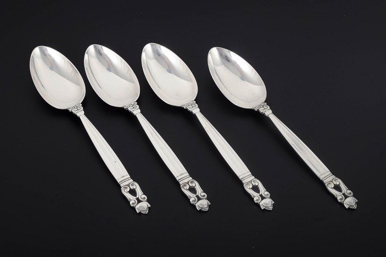 Georg Jensen
4 soup spoons, “Acorn / Konge”.
Sterling silver, after 1944.