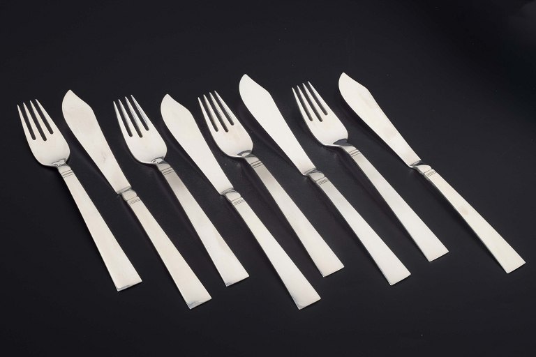 Georg Jensen
Fish cutlery for 4 persons, “Acadia / Blok”.
Sterling silver, 1933–44.