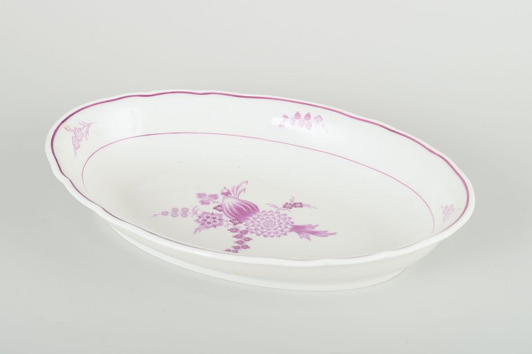 Meissen, Germany
Oval bowl, 1930s.