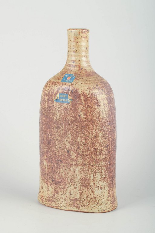 Blommenhus Keramik, Nyköping, Sweden.
Bottle-shaped vase, 1960s.
