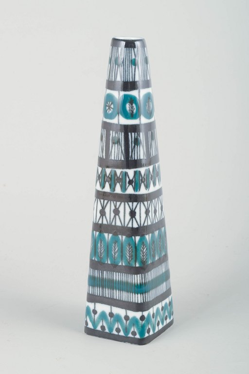 Upsala Ekeby / Karlskrona
Vase “Alfa”, mid-20th century.