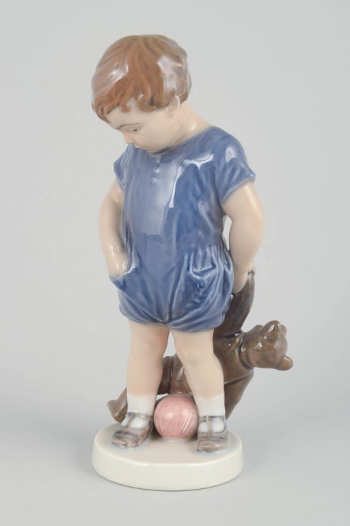 Royal Copenhagen
Figurine “Boy with Teddy Bear”, model 3468, 1920s.