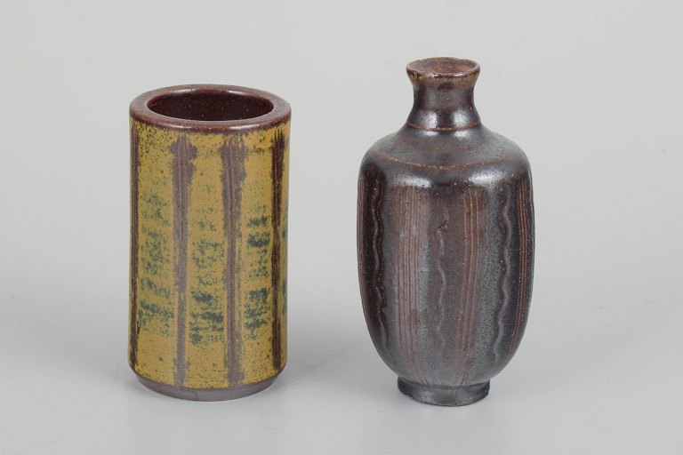 Wallakrå
Two unique miniature vases, 1960/70s.