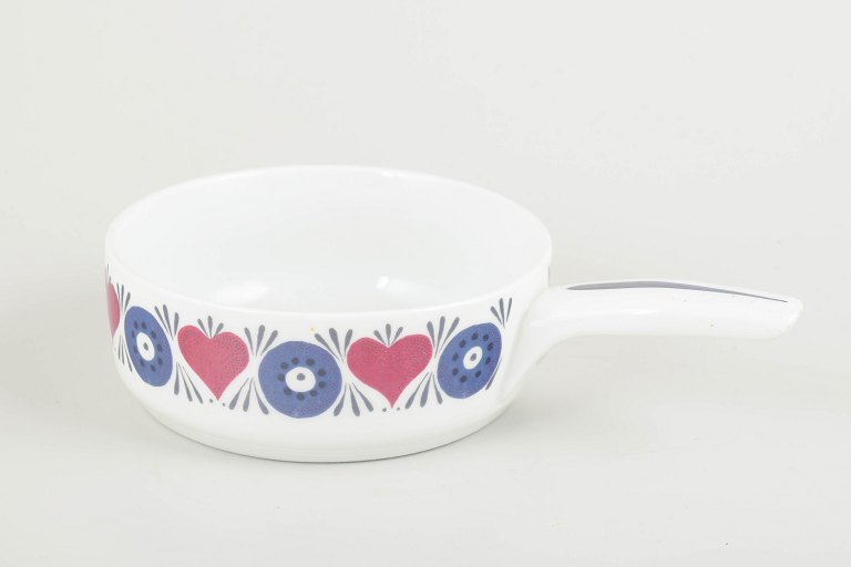 Marianne Westman for Rörstrand.Casserole, Silja model, 1960s.