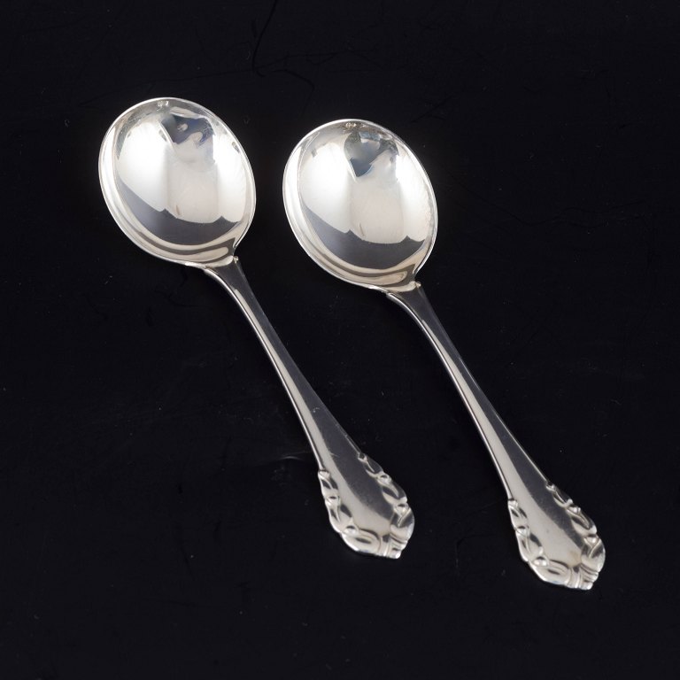 Georg Jensen2 jam spoons, “Lily of the Valley”, 1945–51.