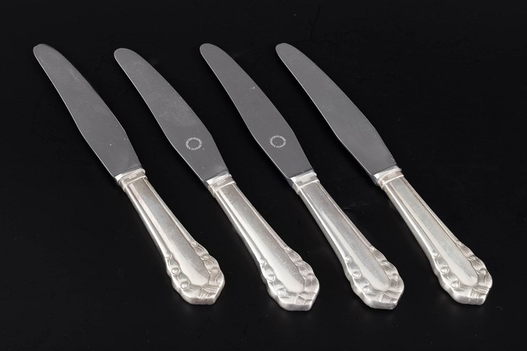 Georg Jensen4 lunch knives, “Lily of the Valley”, after 1944.