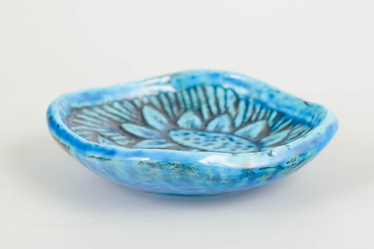 Gunnar Nylund for Rörstrand
Small dish, 1960/70s.