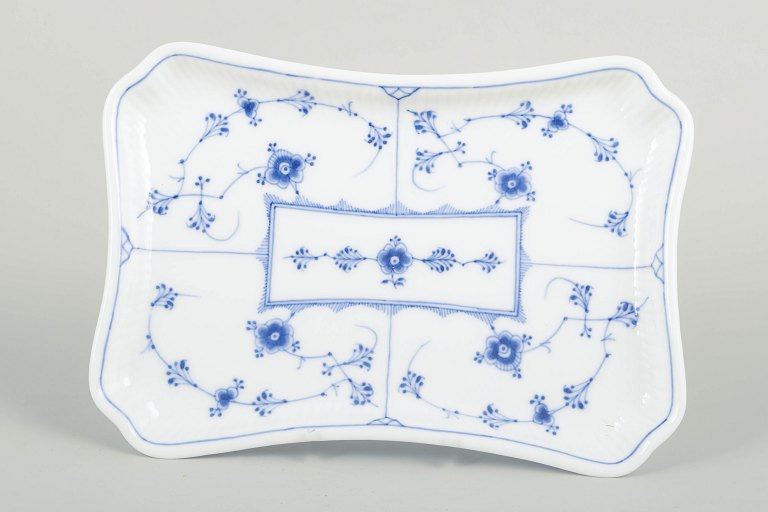 Royal CopenhagenBlue Fluted Plain, model 1/269.Tray, 1920s.